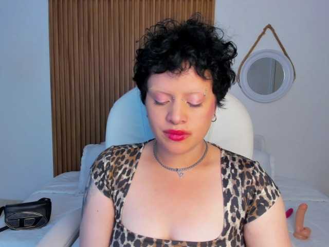 AlaskaDeluxe's BongaCams show and profile