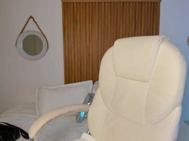 AlaskaDeluxe's BongaCams show and profile