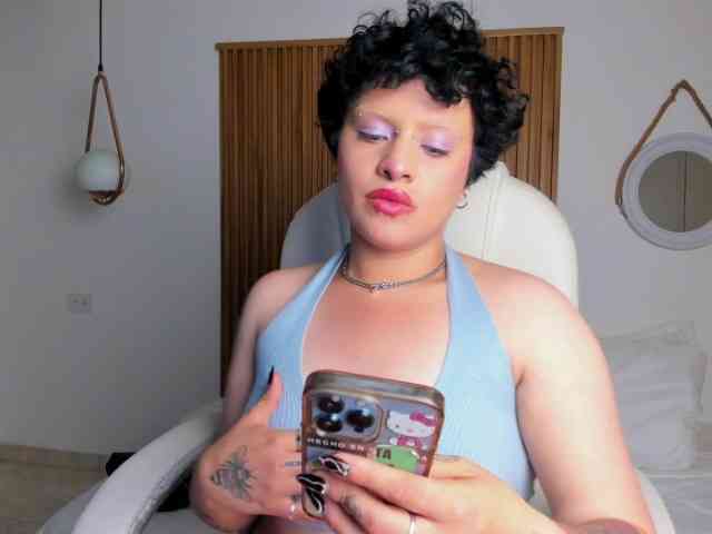 adut chat AlaskaDeluxe