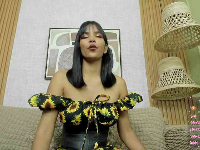 Kitty-wild-19 webcam