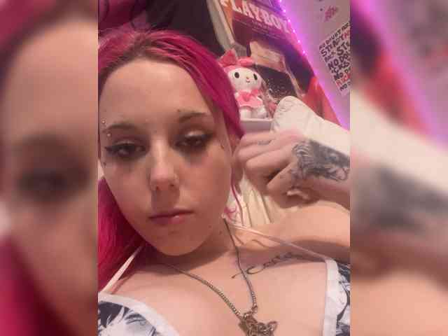 brattyangelica Live Webcam on BongaCams