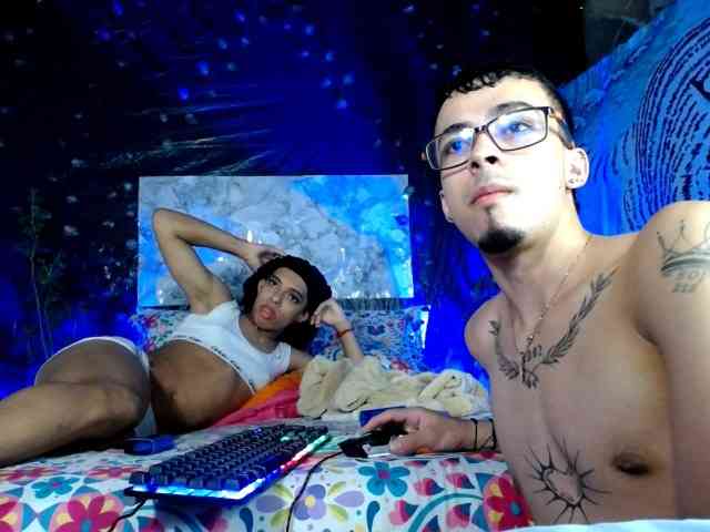 couple-cute-12 Live Webcam on BongaCams