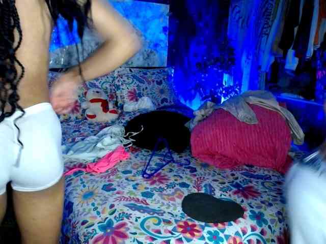 couple-cute-12 Live Webcam on BongaCams