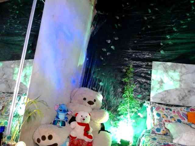 couple-cute-12 Live Webcam on BongaCams