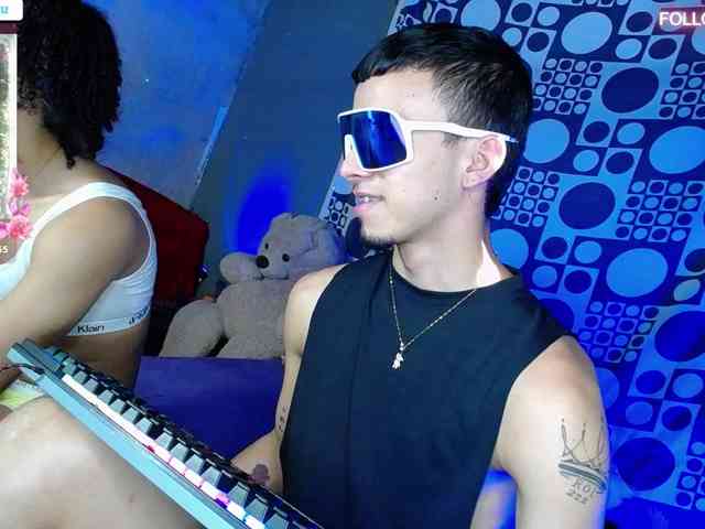 couple-cute-12 Live Webcam on BongaCams