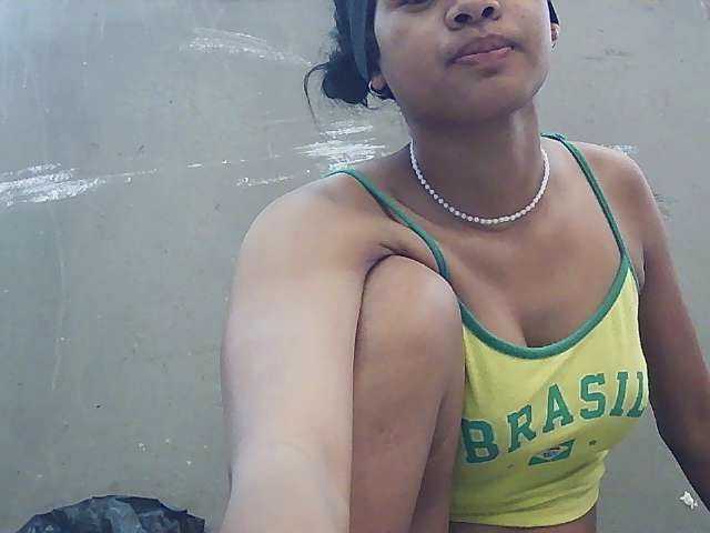 le modèle Titounea est en webcam porno dans un show sur le site bongacams, il possède les tags suivants: White/Caucasian,Brunette,Trimmed