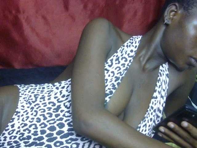 Missfreak1 streaming now