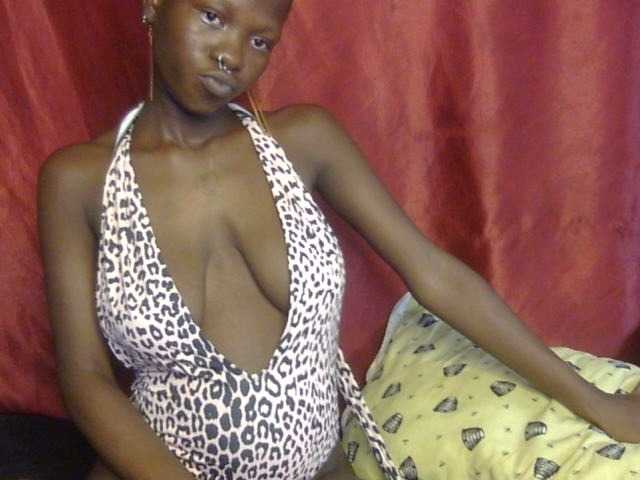 Missfreak1 streaming now