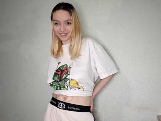 RebeccaCamferdam's BongaCams show and profile