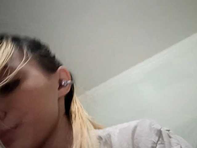 RebeccaCamferdam's BongaCams show and profile