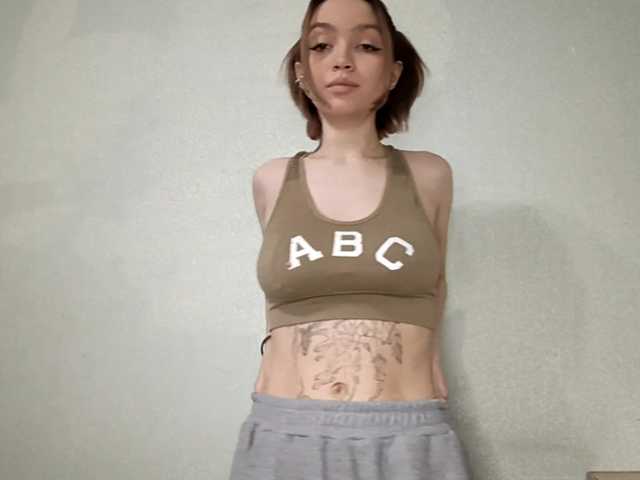 RebeccaCamferdam — Hi, im Elika and it my first day>w<  Spin around, show my outfit