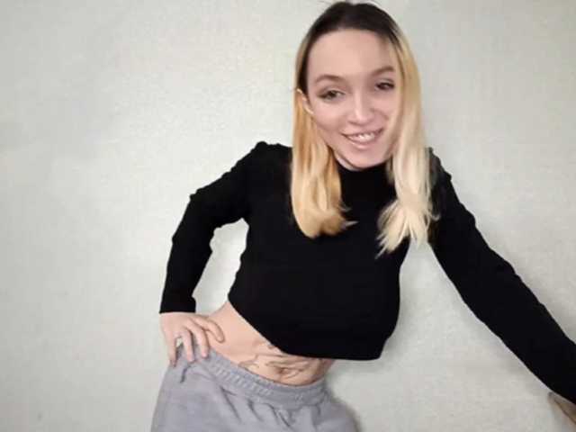 RebeccaCamferdam's BongaCams show and profile