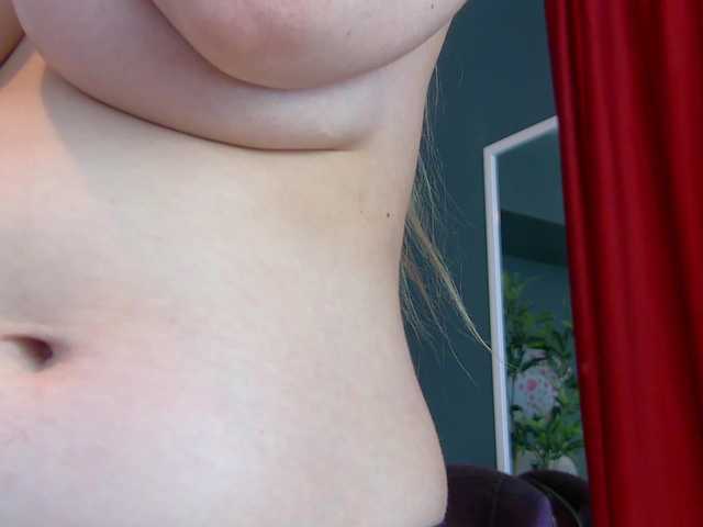 Angel-Kisss's BongaCams show and profile