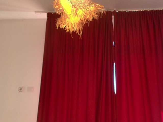 Angel-Kisss's BongaCams show and profile