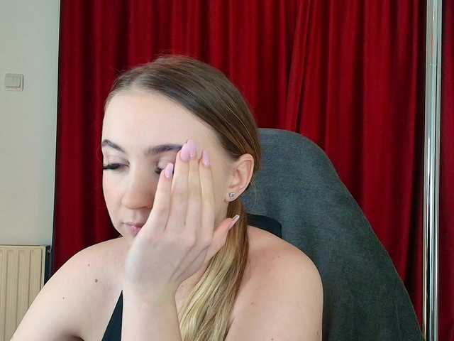 Angel-Kisss's BongaCams show and profile