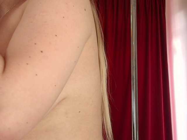 Angel-Kisss's BongaCams show and profile