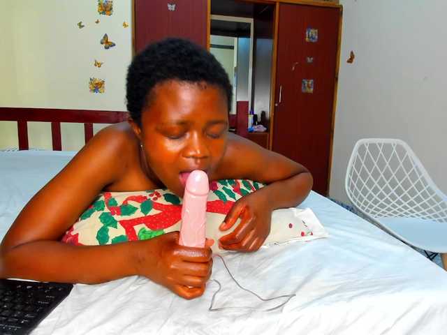 Nakshimrembo's BongaCams show and profile