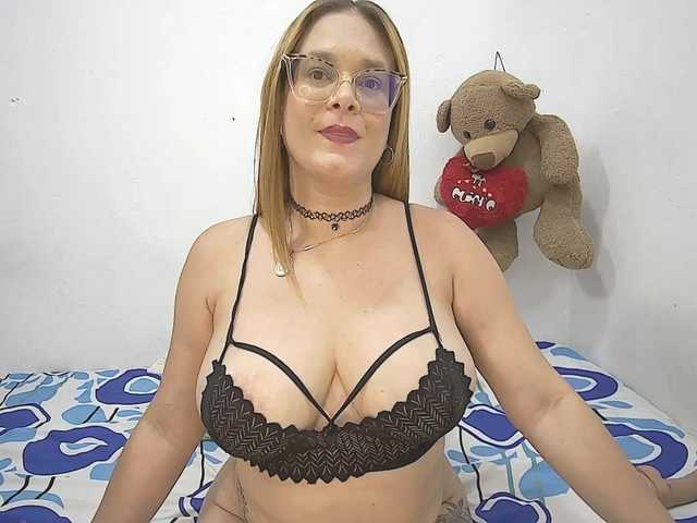 Sammarasmith's BongaCams show and profile