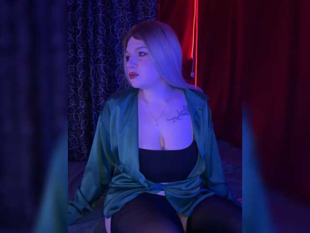 Avrora-min0's BongaCams show and profile