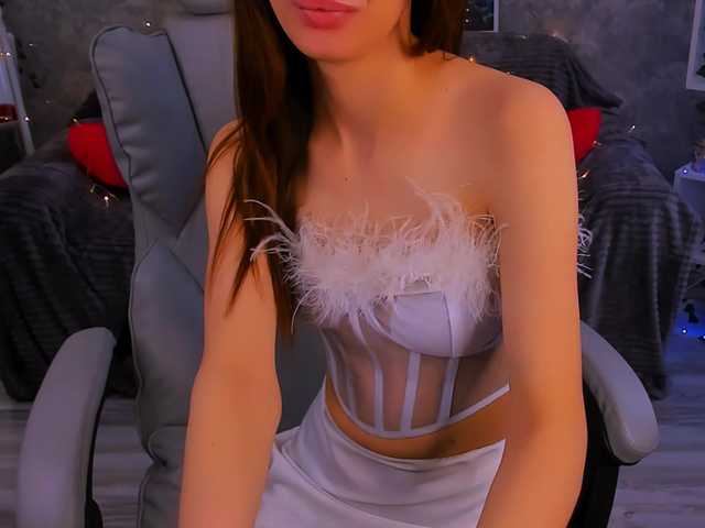 EmmaRavaan free chat on liveonude