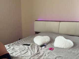 Tommi-Cherry Porn Show