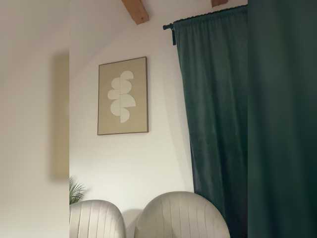 Tommi-Cherry's BongaCams show and profile