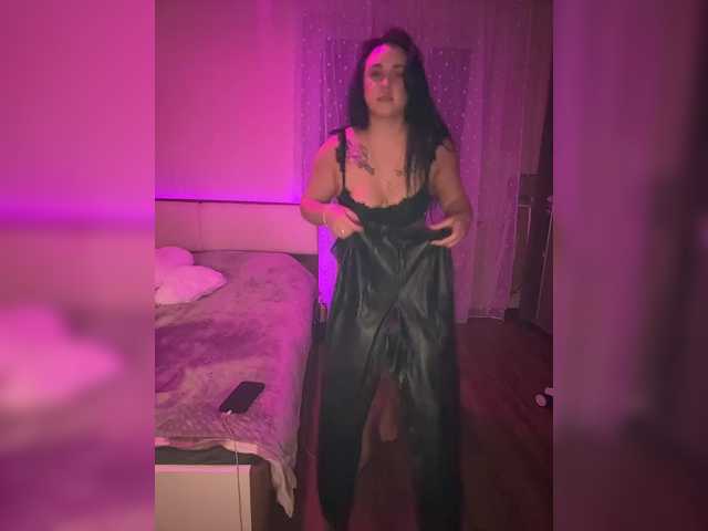 Tommi-Cherry's BongaCams show and profile