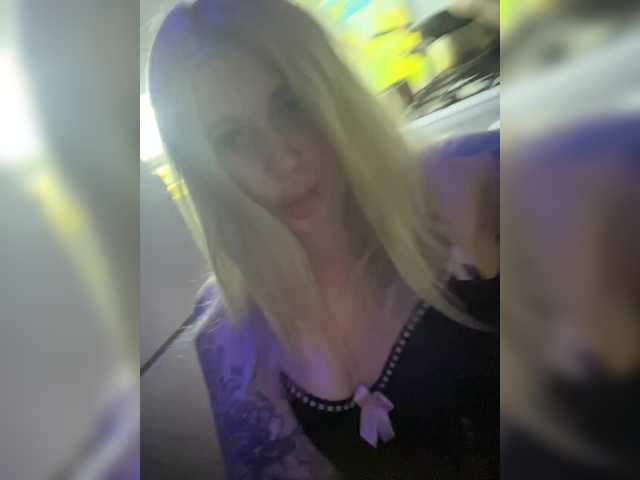 tipi777's BongaCams show and profile