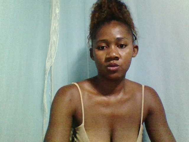 Reliane12, une amatrice française avec qui discuter et avoir du sexe