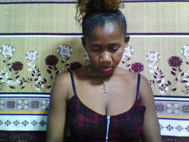 Reliane12 Live Cam on BongaCams