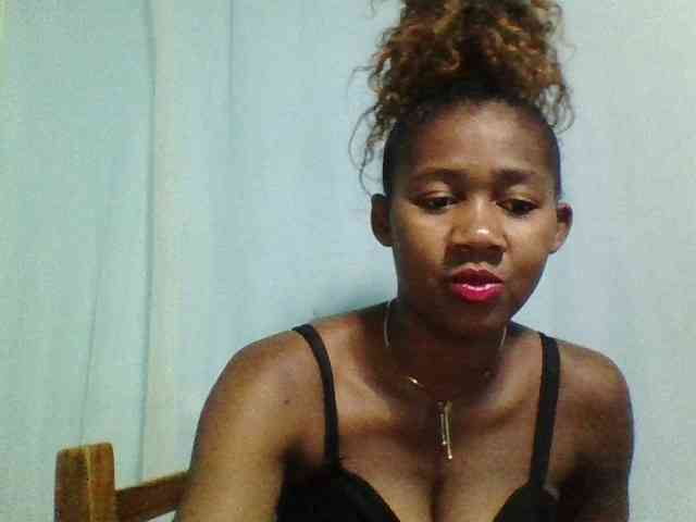 Reliane12 Live Webcam on BongaCams