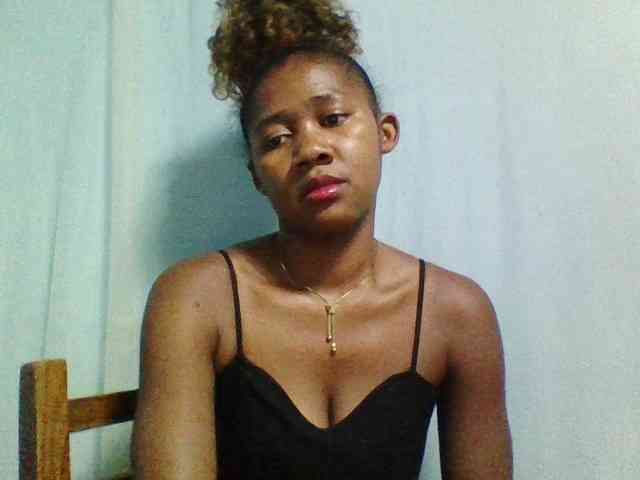 Reliane12 Live Webcam on BongaCams