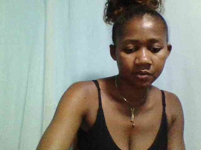 Reliane12 Live Webcam on BongaCams