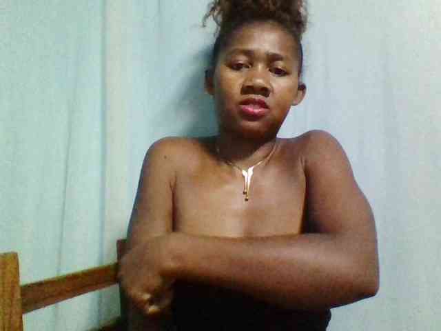 Reliane12 Live Webcam on BongaCams