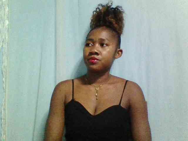 Reliane12 Live Webcam on BongaCams