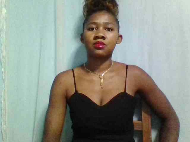 Reliane12 Live Webcam on BongaCams