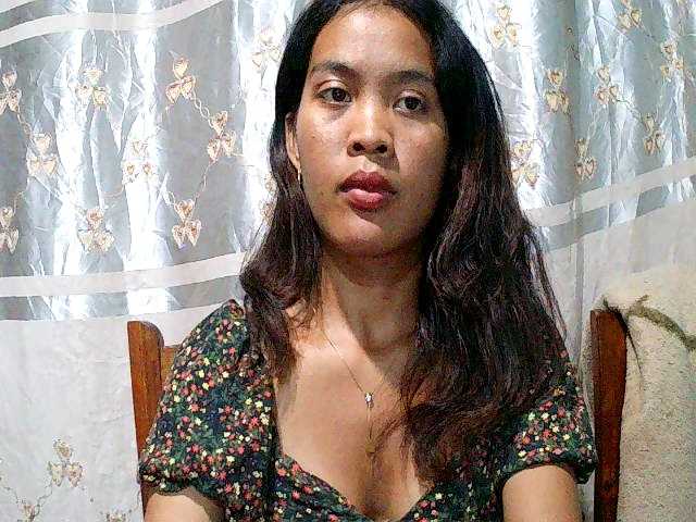 Nina-001, une amatrice française avec qui discuter et avoir du sexe