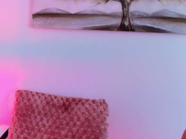 MissyScarlet's BongaCams show and profile