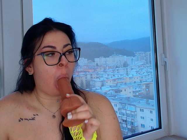 MissyScarlet's BongaCams show and profile