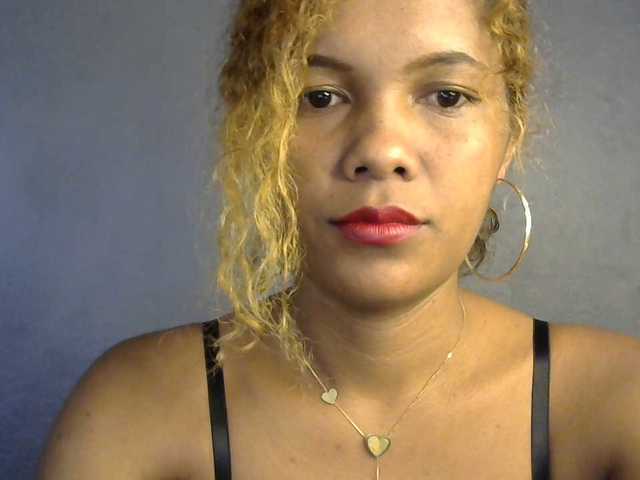 SAVANAH-AUBRI – webcam model profile photo