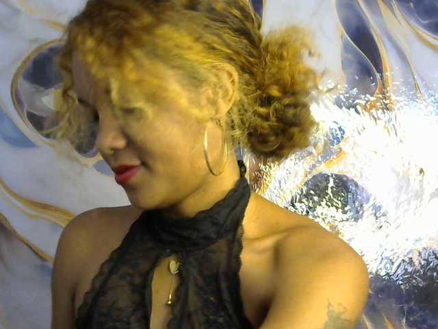 SAVANAH-AUBRI's BongaCams show and profile