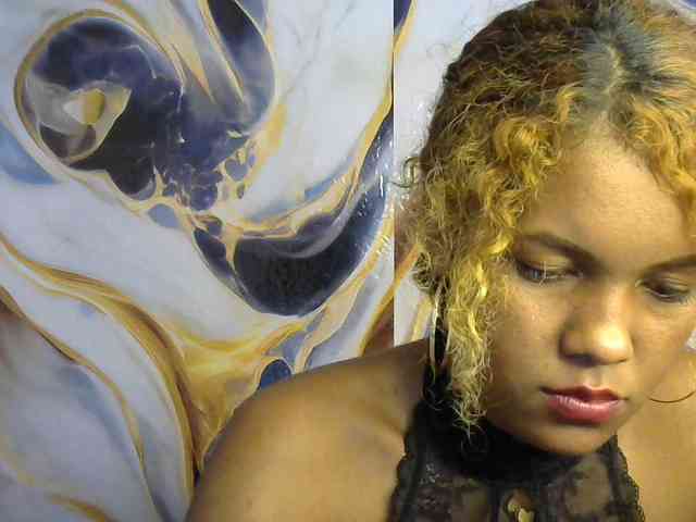 SAVANAH-AUBRI webcam