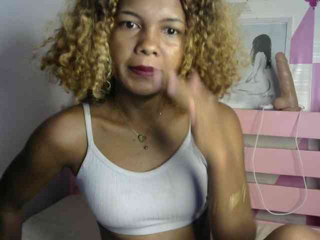 SAVANAH-AUBRI webcam