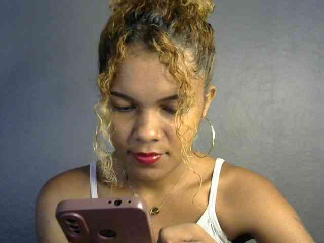 SAVANAH-AUBRI webcam