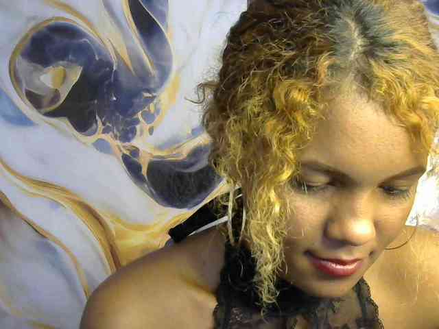 SAVANAH-AUBRI webcam