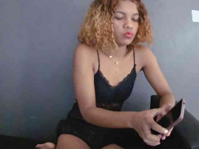 SAVANAH-AUBRI webcam