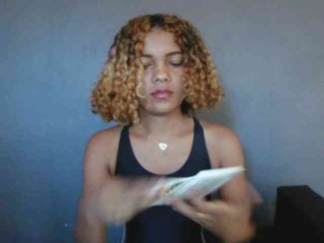 SAVANAH-AUBRI webcam