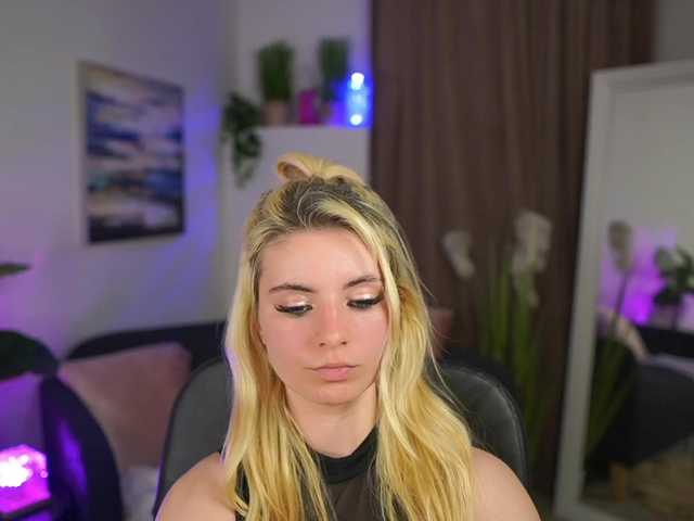 Jetpearl's BongaCams show and profile