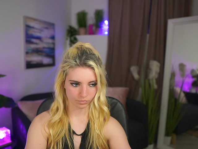 Jetpearl's BongaCams show and profile