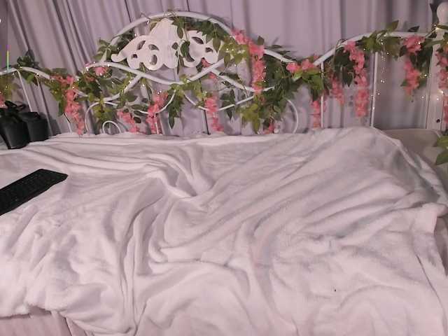 Pauline-wish's BongaCams show and profile